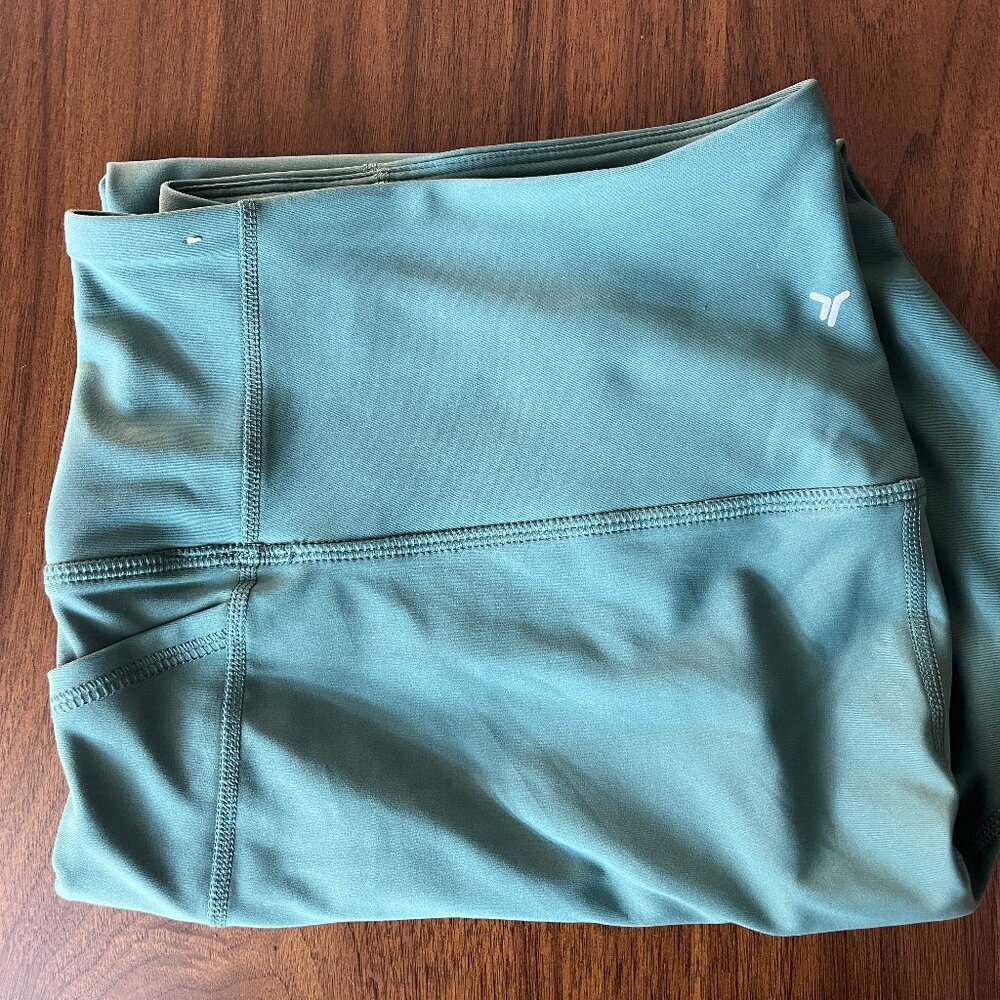 EUC XXL Women’s Old Navy Powersoft Leggings With Pockets GREEN 7/8 Ankle Length